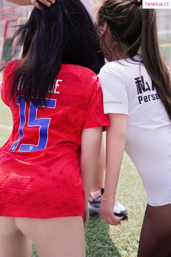   [XiuRen]高清写真图 2024.06.20 No.8733 小薯条nienie 美腿丝袜第56张图片